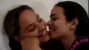 Video porn Kissing Queens fastest of free