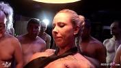 Video porn hot Schlanke deutsche Tattoo Maus auf Fickparty von 20 Typen gefickt und besamt German Gangbang HD