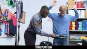 Download video sex 2021 Lazy Twink Sucks A Hung Black Security Officer rsquo s Cock To Get Out Of Trouble fastest
