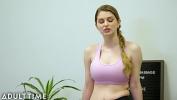 Video sex hot Sexy MILF Lauren Phillips Gives The HOTTEST Massage online