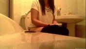 Video sex hot Toilet cam caught sister in law taking a pee HD online