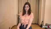 Download video sex hot Je jouis sur les lunettes de ma demi soeur russe MOFOS21 high quality