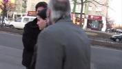 Watch video sex hot Chiedono ad una ragazza per strada se accetta di scopare per soldi HD