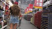 Free download video sex hot Kellenzinha showing off at the wholesaler with her husband by the side exhibitionism in a public place complete on RED