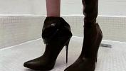 Video porn 2024 High heel boots filled with piss Mp4