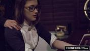 Video sexy TEENFIDELITY Schoolgirl Cutie Alaina Dawson Creampied on Teacher apos s Desk
