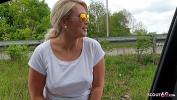 Download video sexy hot Geile Blonde Joggerin lutscht Schwanz von Fremden im Auto bei Fahrt zum Bahnhof German Car online fastest