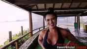 Download video sex new Miss Bumbum Ana Julia passeando e sentando firme na piroca dentro do carro Mp4